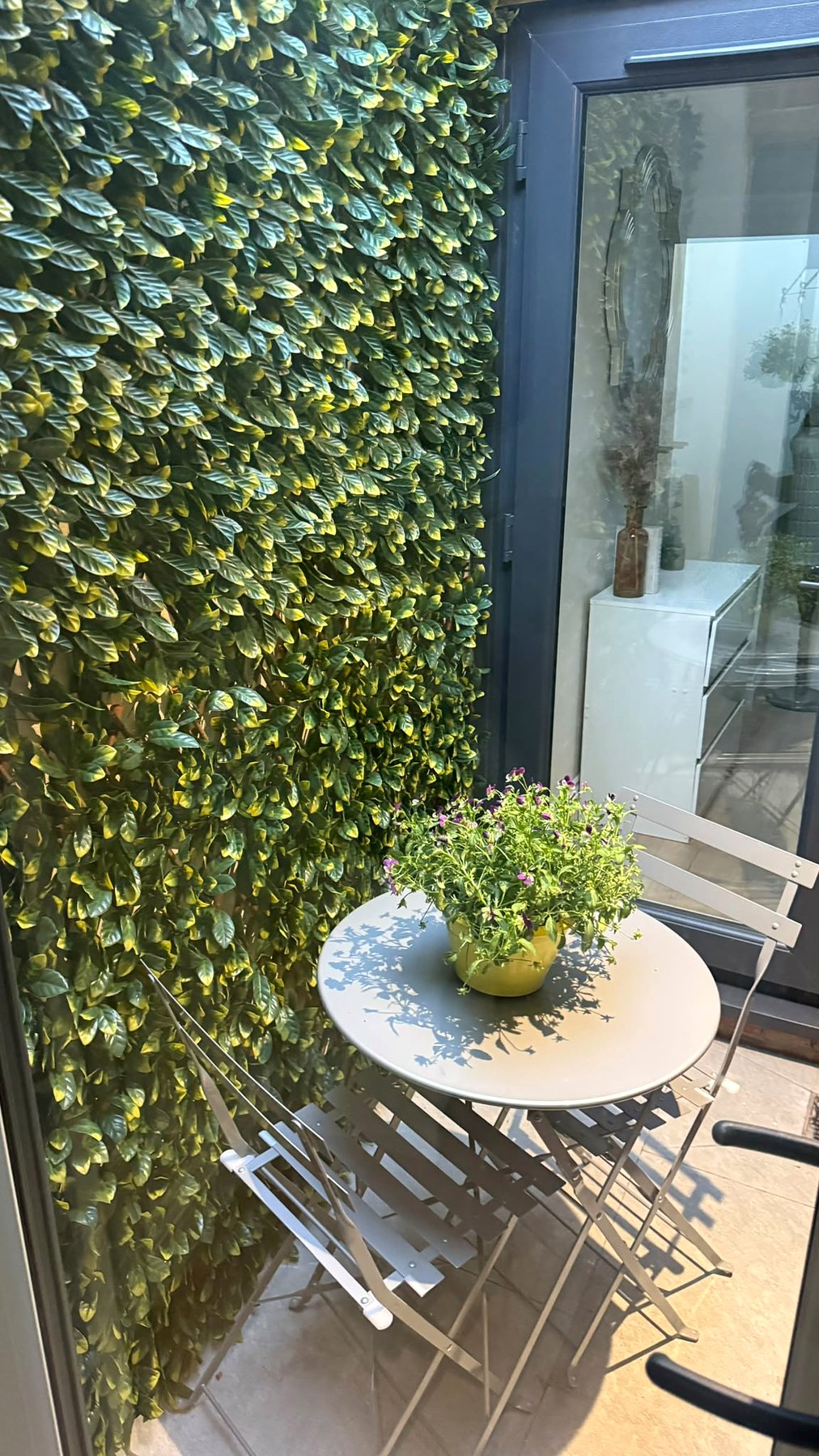 Private terrace with bistro seating